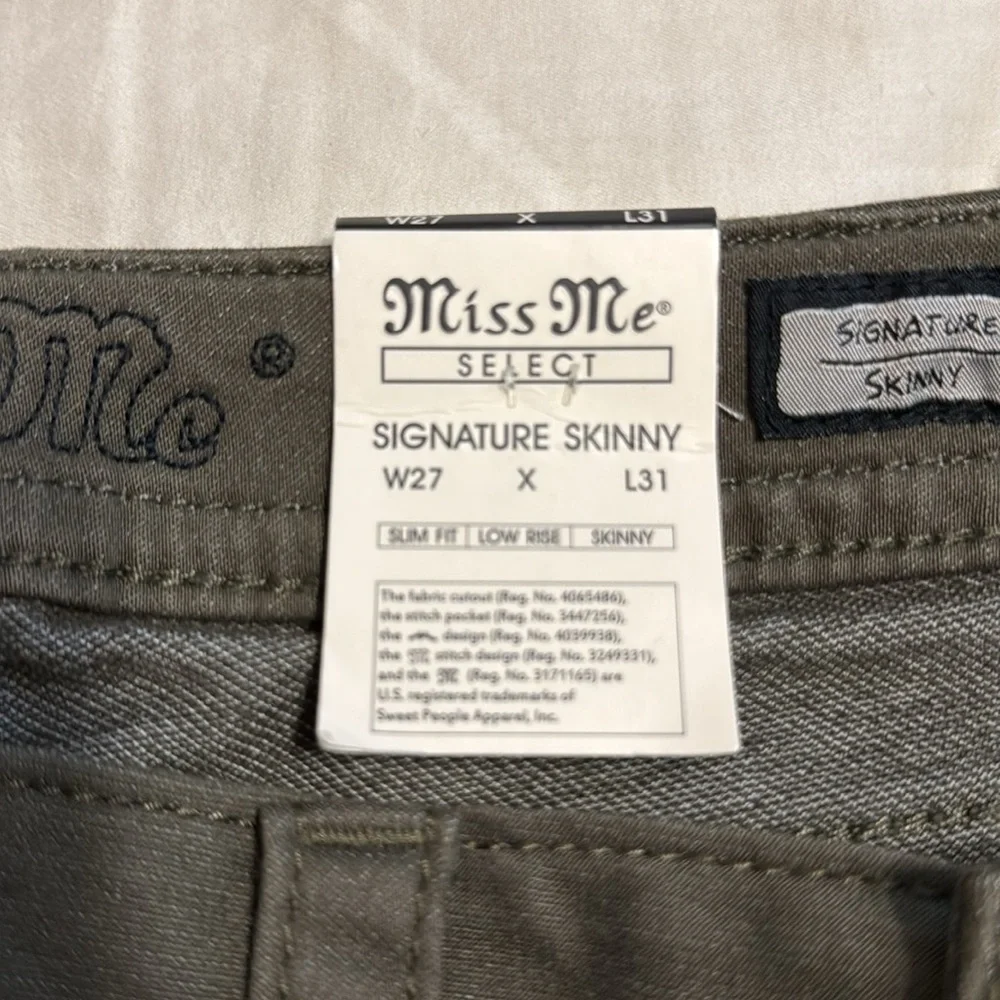 Miss Me Signature Skinny Jeans - Picture 12 of 12